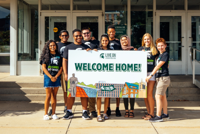 Students In front of Holmes Hall