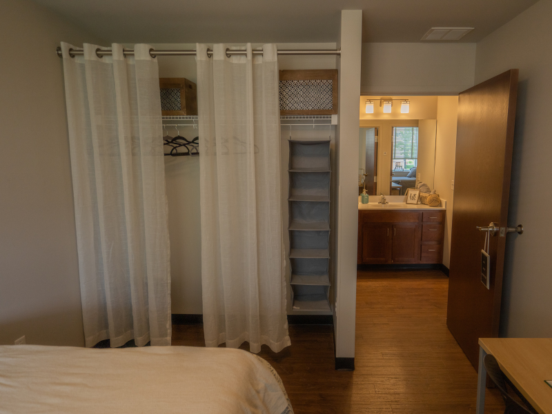 Closet in UV apartments